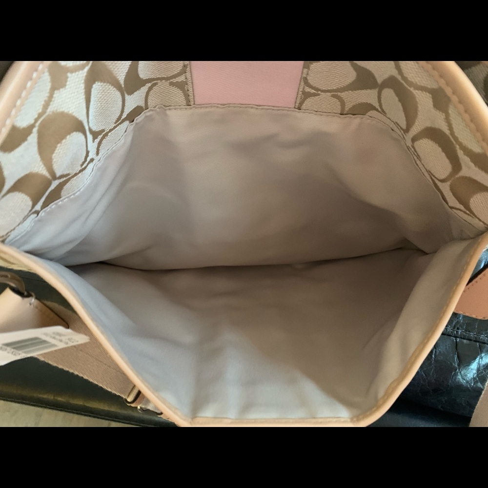 Coach - Picture 4 of 4